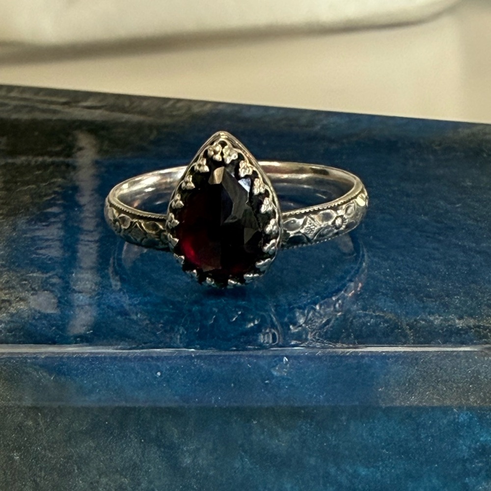 Garnet Silver Teardrop Ring size 9